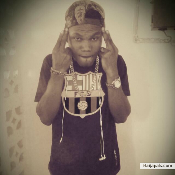 Yunique E DEY PAIN ME