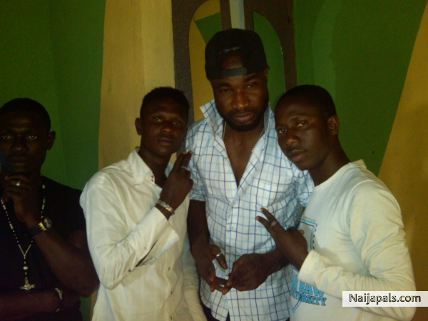 halla oyiee