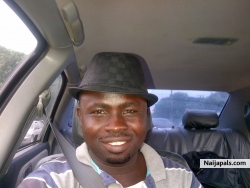 Akinsanya Ebenezer (simplyebee)