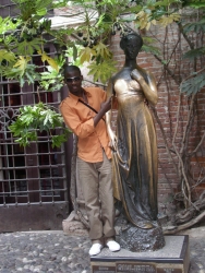 i am chillin' juliet in the house of romeo and juliet