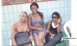 chilling at d pool side