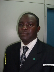 James Momoh (vinoyi)