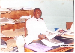 Biglinus in the office