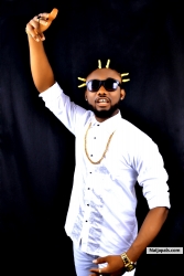 HRM Ozo Prince Chukwubuzor Mba (Ozo Akajiofor Igbo II,  Ozo Ementaemeimo 1) known as Don Prince Demonstrating his Sampe