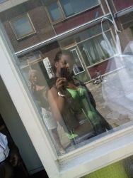 Whahahah look at Janet at my back