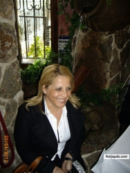 Dr Laura