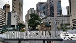 okay! okay!! oookay.. o!o!OO!! agree with me the photo is almost a square!! abii. (me i still know how a square should look like! I get school for my house! inside My House o00Ohhh!)