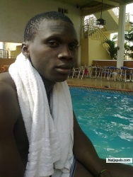 festus uche (auchmaknmoney)