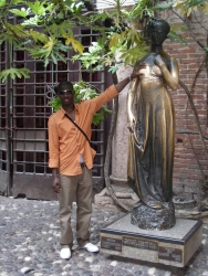 i guess romeo gonna be trippin'  seing me doin dat to juliet