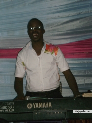 Toccyn Eweje (Tomsyn)