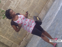Elizabeth Abimbola Olowe (beebieposh)
