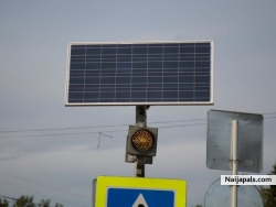 Nigeria solar traffic system. you only find along the Naijapals way!