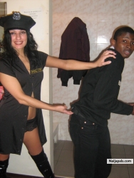 Me n Police Woman ooo...Oga Police..Wetin be dis ooooo