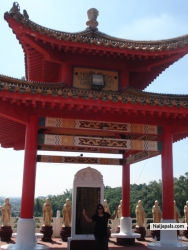 ShRiNe 0vErLo0kIng a L@kE