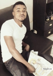 Am Just Here To Make New Friends And Get A Relationship If Any Serious Person Shows Up