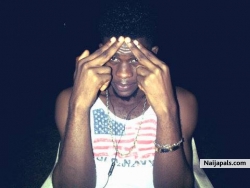 TRIZYFREE CHILLING IN THE DARK