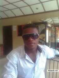 Ekpe Essien (expenzo)