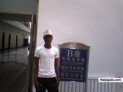 am kind,gentle,polite,hard working,honest,obedient,caring and God fairing..... i like reading,music,football and meeting ppls...