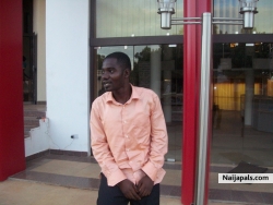 Bobby Omole (bobbysnr)