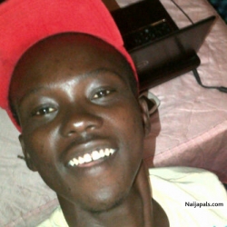 smile at bitch friends and smelloz fake friends..