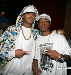 that is my waering the hoody with my nigga bonty