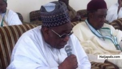 Allah ya yi wa Dan masanin Kano Alhaji Yusuf Maitama Sule rasuwa a ranar Litinin da safe bayan ya sha fama da jinya. Wata majiya daga iyalansa ta tabbatarwa da BBC rasuwar, amma babu wani karin bayani zuwa lokacin wallafa wannan labari. Ya rasu ne a kasar Masar inda ya yi jinyar rashin lafiyar da ya yi fama da ita. Marigayi Maitama Sule shaharraren dan siyasa ne a Najeriya, wanda ya rike mukamin minista da kuma jakadan kasar a Majalisar Dinkin Duniya. Dan masanin Kano ya mutu yana da shekara 88 a duniya. A shekarar 1976 ne aka ba shi kwamishinan gwamnatin tarayya mai kula da korafe- korafen jama'a. Yayin da a shekarar 1979 ya tsaya takarar shugaban kasa a karkashin jam'iyyar NPN, sai dai Shehu Shagari ne ya lashe zaben. Har ila yau, gwamnatin Shagari ta nada shi jakadan Najeriya na dindindin a Majalisar Dinkin Duniya watanni bayan kammala zaben. A can ne ya jagoranci Kwamitin Musamman kan Yaki da Wariyar Launin Fata na majalisar, wanda masu sharhi ke ganin ba karamin matsayi ba ne. A shekarar 1957 gabanin Najeriya ta samu 'yancin kanta, marigayi Maitama Sule shi ne ya kewaya da Sarauniyar Ingila Elizabeth yayin da ta kai ziyara Kano yana yi wa jama'a bayaninta. Ya rasu ya bar 'ya'ya 10 - maza hudu da mata shida.