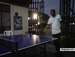 am  play tennis