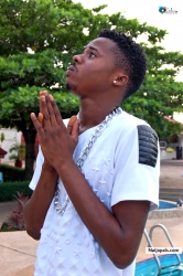i only look up to God
