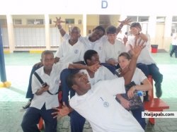 see me throwin the niger alssult in the air...