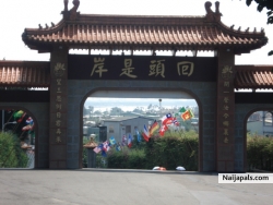 D gAteS of D ThouS@nd BudDhA SAnCtUaRy
