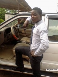 kameel olanrewaju (hollanray4ward)