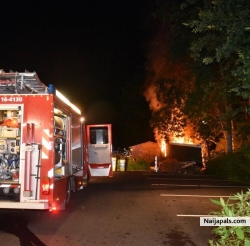 fire on Uromi kasteel! call the police!!