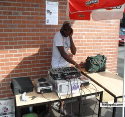 me playing in a bbq