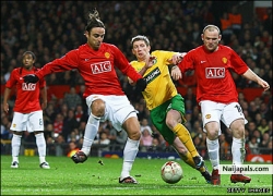DIMITAR BERBATOV AND WAYNE ROONEY IN ACTION...!!!