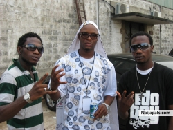 Buster,Kaha and Jamezz at back stage, Mtv base red alart