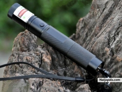 http://www.deulaser.com/billig-laserpointer-grun-1000mw.html (Straßenrand Hausierer verkauft Laserpointer, Käufer zu Mitte der Straße winken ein Laser-Pointer, die Auswirkungen auf die Verkehrssicherheit, kleine Anbieter, sagte :. 