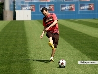andres iniest is strong and ready for man utd