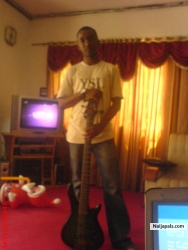 $L!M ToloG Th3 GuiTaR Ma-N-...........
