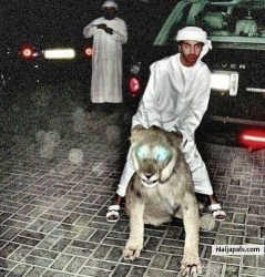 wiz khaleepha (wizkhaleepha)