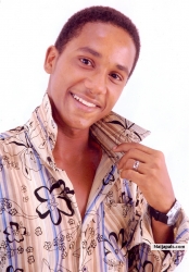 HIS CUTE ABI???.......NO BE COVER BOI O....I KNW THE GUY...JUBRIL...MY PAL.....