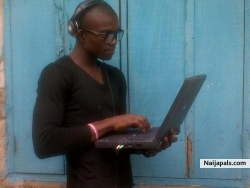 hyness in d building babe