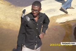 Guiter man