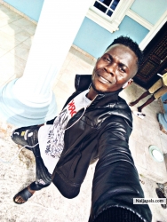 Don Akins Omobabamimo just feeling chill at home