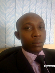 Lawoya Akande (folahat)