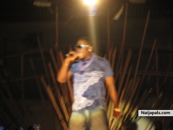cyrus on stage