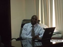 Adeshina popolla