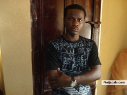seun just posing