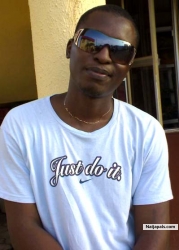 Fayomi Babatunde Oluwadare (snappybass)
