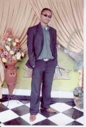 The guy ain,t gentle,don,t mind the suit