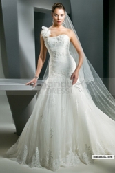  You will undoubtedly be one of the best dressed brides in this soft chiffon mermaid wedding gown. Trendy hammered dress features one shoulder hand and dipped neckline with distinctive applique detail offering the flattering look, while refined dress with lace motif beautifully drapes over the body completing the elegant look and feeling.